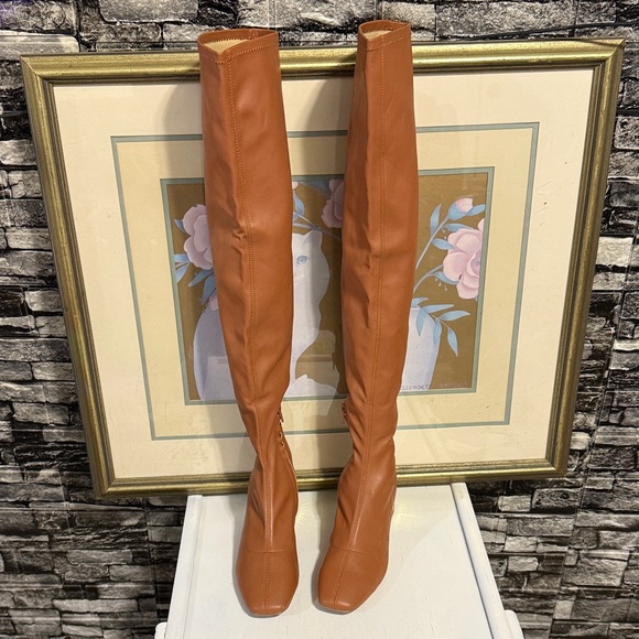 Brown Over-the-Knee Boots with Gold Heel and zipper at the side - Picture 2 of 8